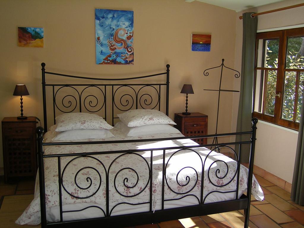 Bed and Breakfast Mas La Provence Л'Иль-сюр-ла-Сорг Номер фото