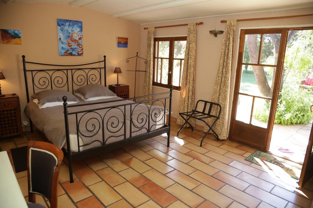 Bed and Breakfast Mas La Provence Л'Иль-сюр-ла-Сорг Экстерьер фото